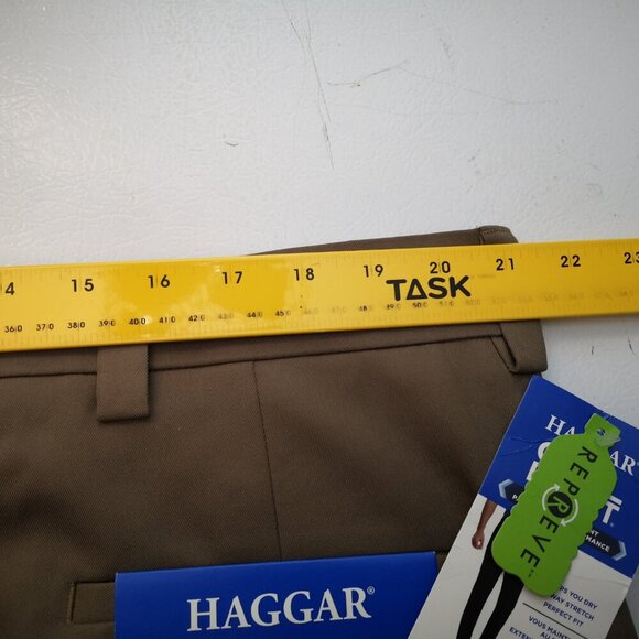 NWT Haggar Cool Right Men's Size 42/32 Flat Front Straight Fit Tan Pants - Picture 14 of 16